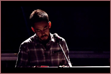 Linkin Park 2008 RTR Full.avi_001811843.jpg